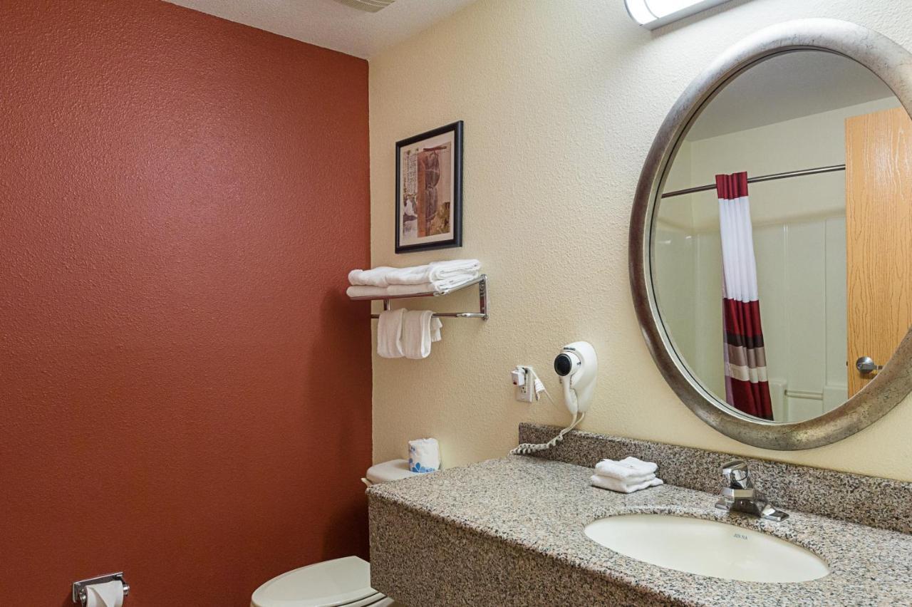 Super 8 By Wyndham New Braunfels I-35 Hotel Bagian luar foto