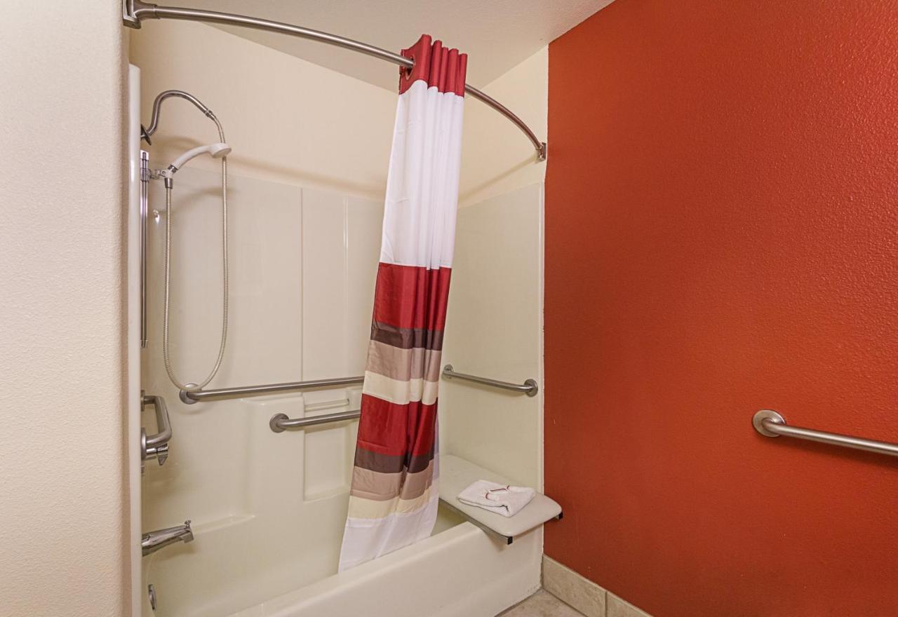 Super 8 By Wyndham New Braunfels I-35 Hotel Bagian luar foto