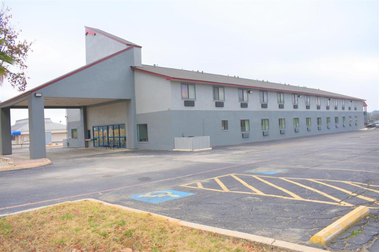 Super 8 By Wyndham New Braunfels I-35 Hotel Bagian luar foto