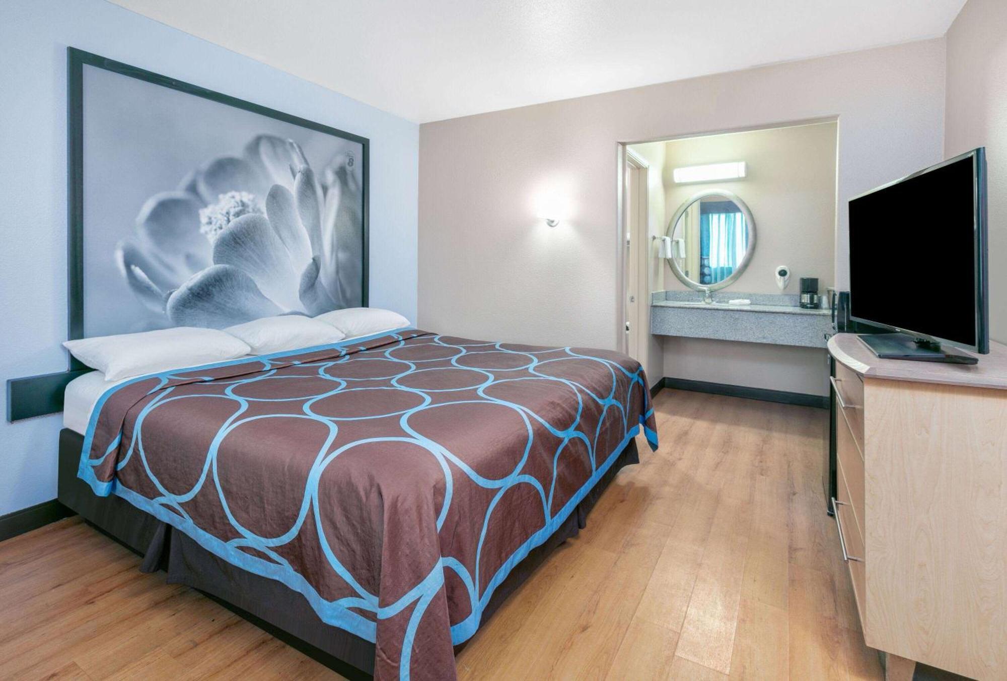 Super 8 By Wyndham New Braunfels I-35 Hotel Bagian luar foto