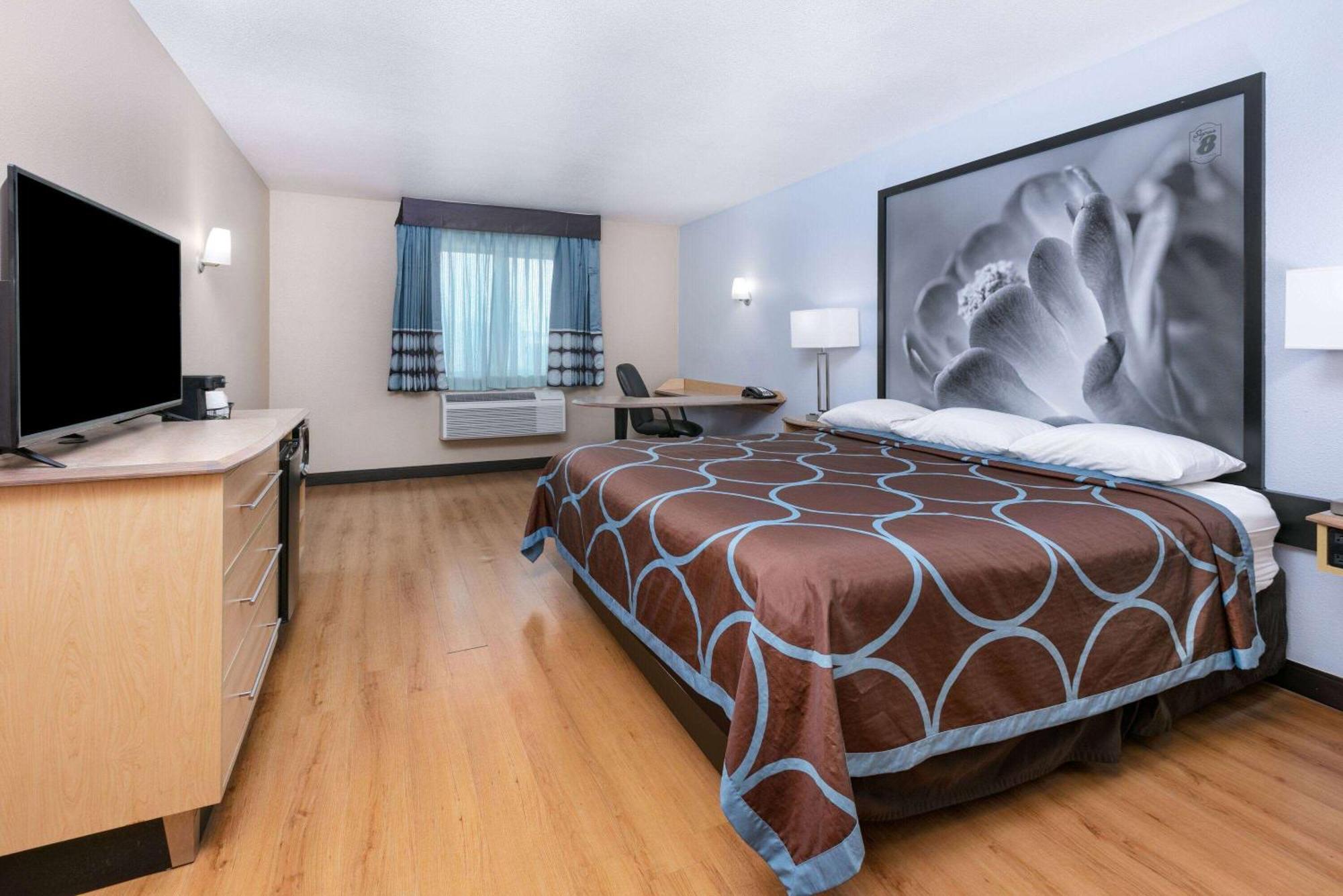 Super 8 By Wyndham New Braunfels I-35 Hotel Bagian luar foto