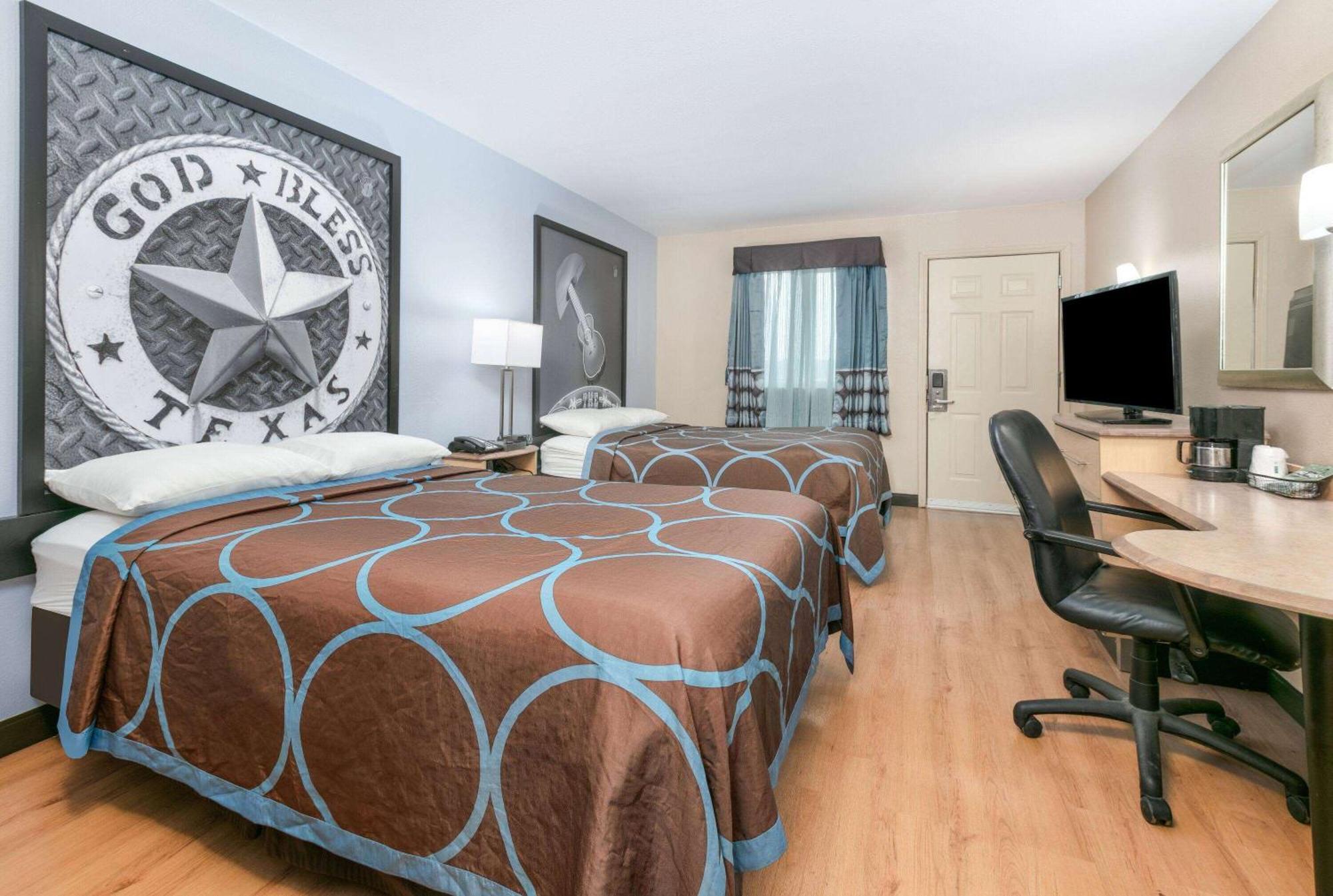 Super 8 By Wyndham New Braunfels I-35 Hotel Bagian luar foto
