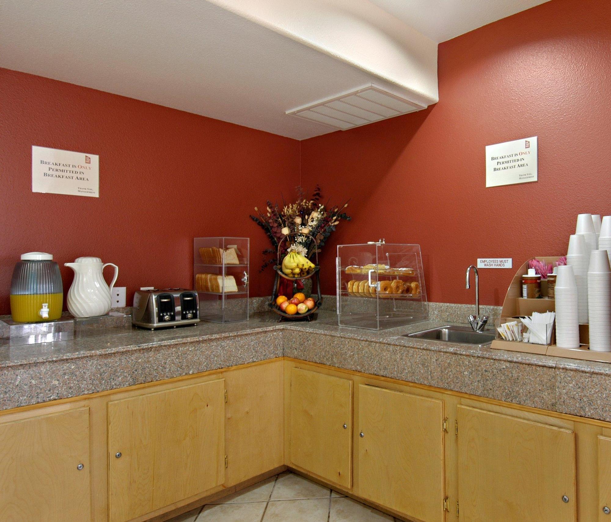 Super 8 By Wyndham New Braunfels I-35 Hotel Bagian luar foto